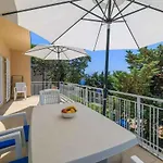 Beachfront In 54765 Apartament