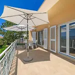 Beachfront In 54765 Apartament Selce