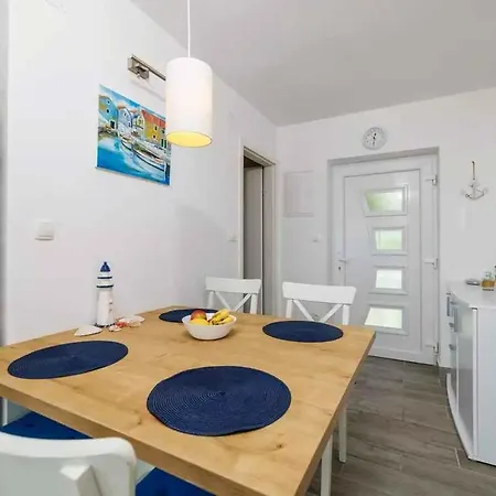 Beachfront In 54765 شقة