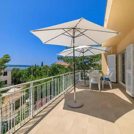 Beachfront In 54765