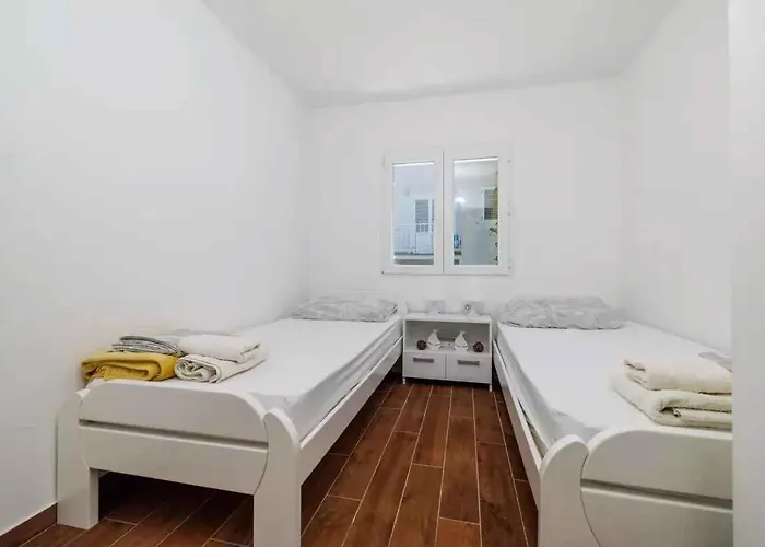 Beachfront In 54765 سيلتسي