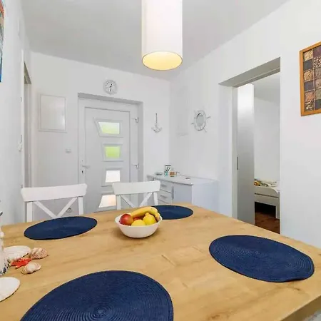 Beachfront In 54765 Apartamento *