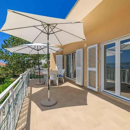 Beachfront In 54765 Appartement Selce