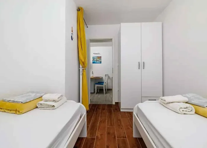 Apartamento Beachfront In 54765